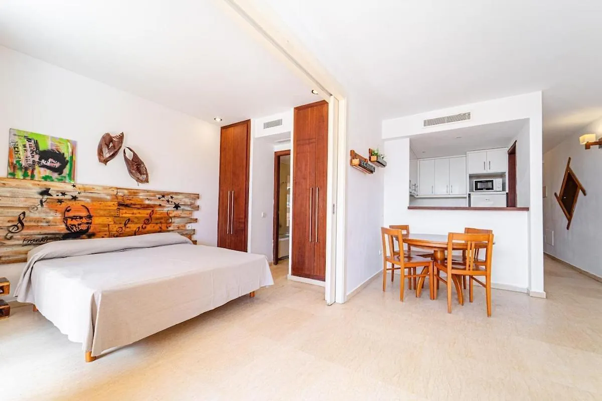 Amazing Seafront Apt Den Bossa 3 BALEARIC ISLANDS Appartement